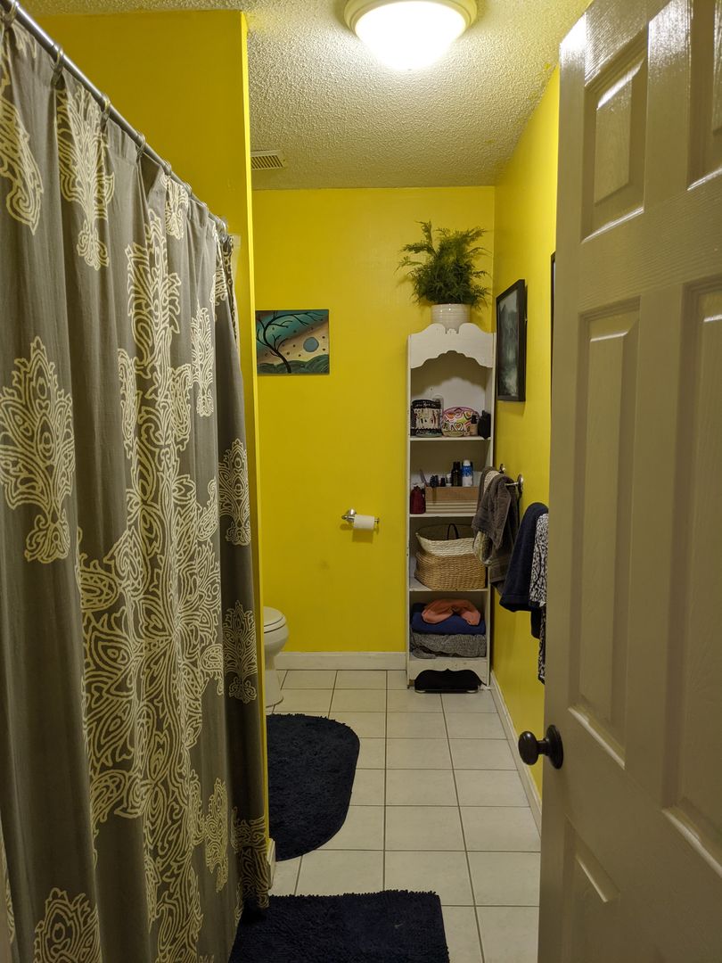 Somerville 2 bedroom with parking for 9/1