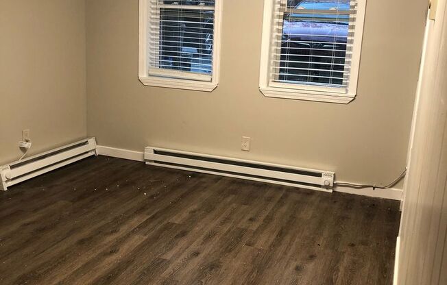 1 bed, 1 bath, $850, Unit 4