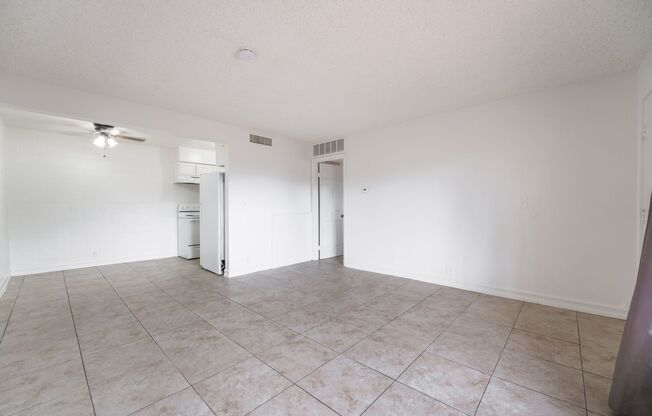 1 Bedroom Condo Unit Near the Strip!