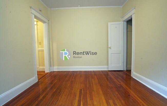 60 Woodstock Ave