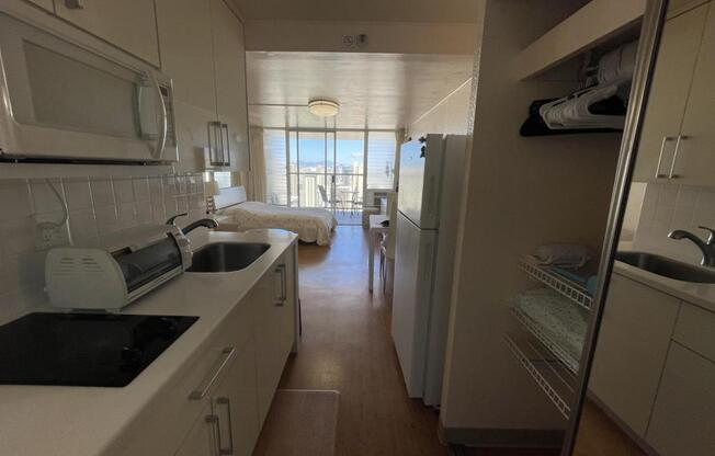 1 bed, 1 bath, 420 sqft, $2,080