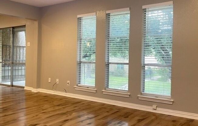 Large 2 Bedroom Condo minutes from SMU!