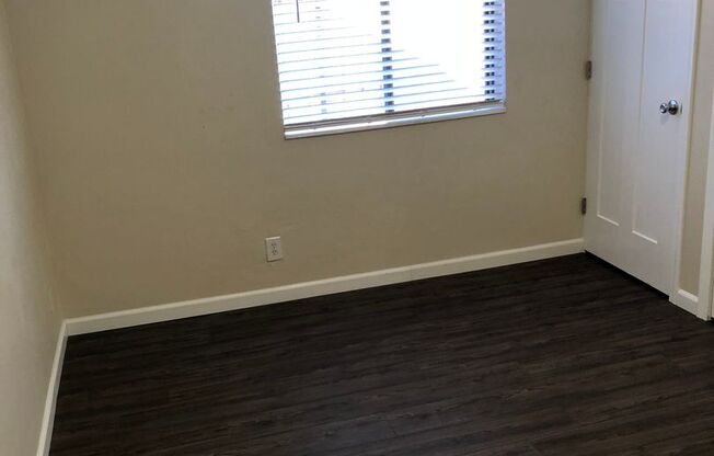 2 beds, 1 bath, 870 sqft, $1,500, Unit 53-01