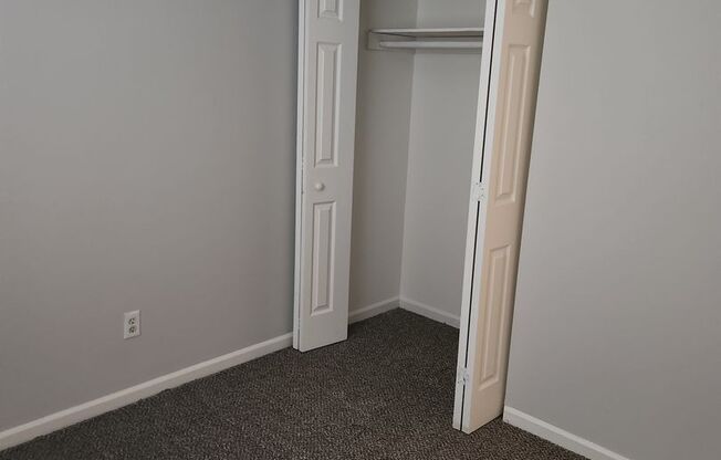 2 beds, 1 bath, 775 sqft, $885, Unit 364C