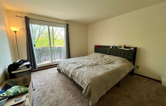 2 beds, 1 bath, $1,295, Unit 34