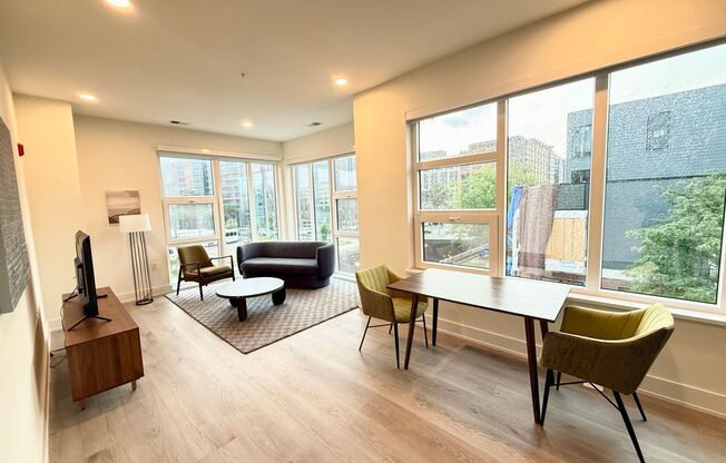 1 bed, 1.5 baths, 773 sqft, $2,549, Unit 304
