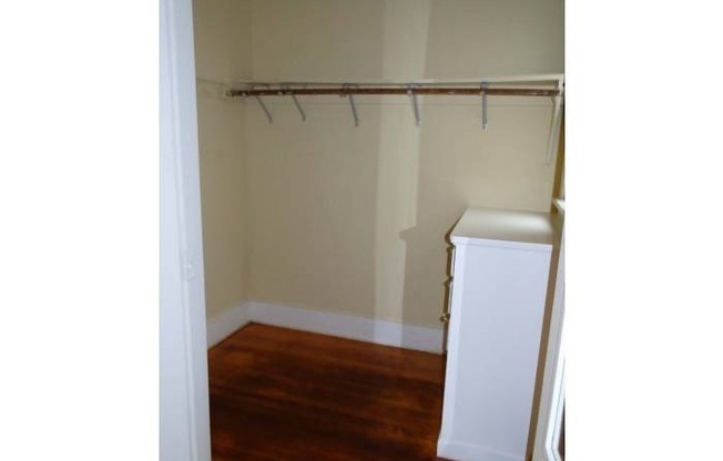 Studio, 1 bath, $2,100