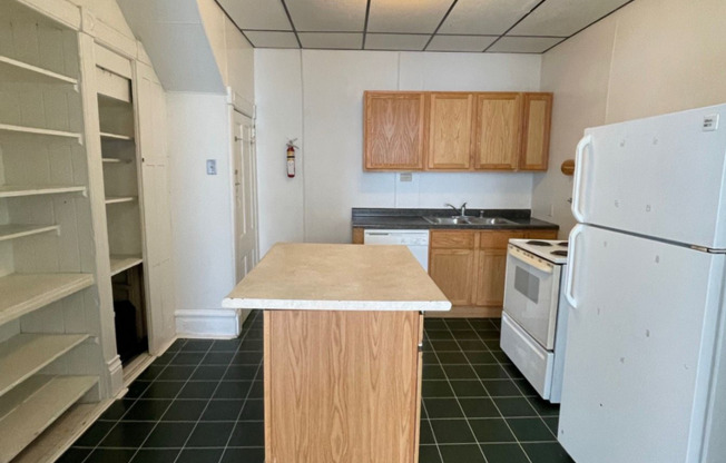 4 beds, 1 bath, $1,800