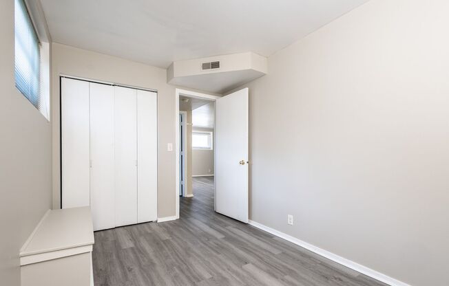 2 beds, 1 bath, 825 sqft, $959, Unit 3819 Jones St #101