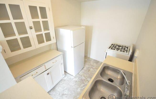 1 bed, 1 bath, 615 sqft, $995, Unit 1560-103