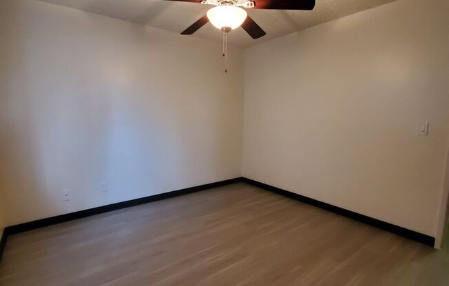 2 beds, 2 baths, 950 sqft, $1,460, Unit 201