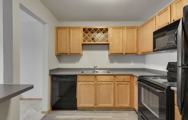 2 beds, 2 baths, 976 sqft, $1,645, Unit 3900222-R