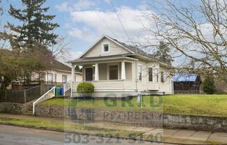 Spacious Craftsman Home - Huge Lot - N Portland!