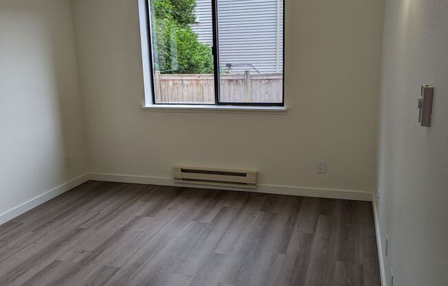 2 beds, 1 bath, 810 sqft, $2,195, Unit B101