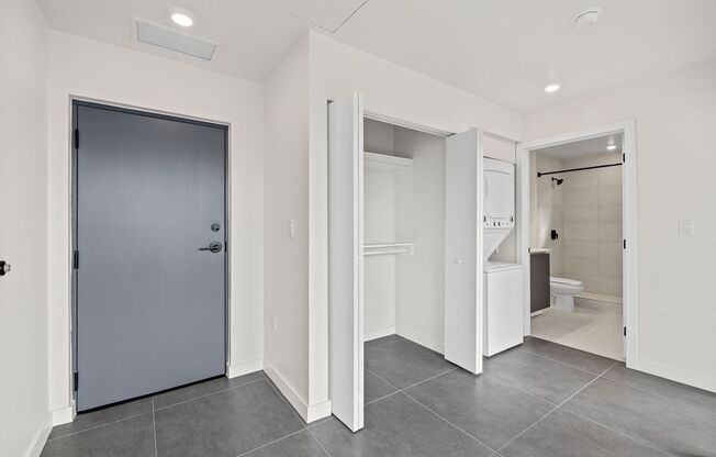 1 bed, 1 bath, 695 sqft, $2,695, Unit 301