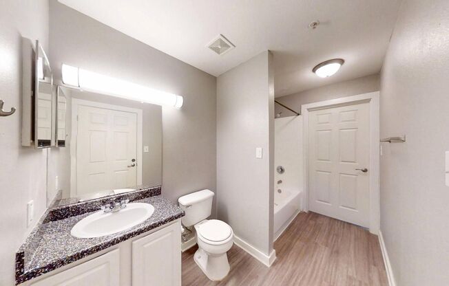 2 beds, 1 bath, 745 sqft, $1,100