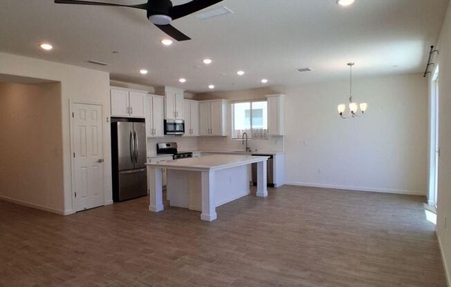 Solar Included! Spacious Single-Story Fresno Home with Den & 2-Car Garage!
