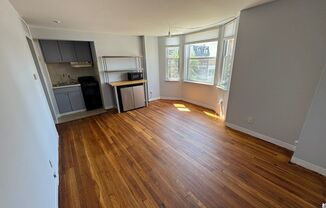 Updated 1-bed condo at Walnut Plaza