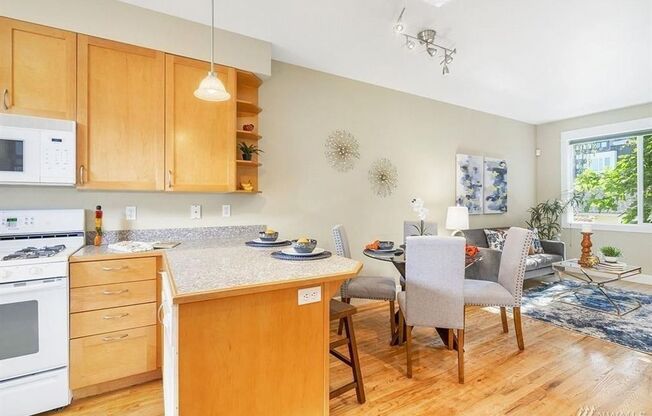Fantastic Queen Anne Townhome