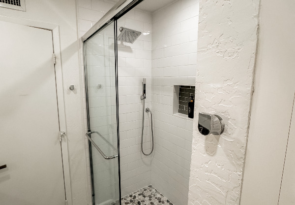 1022 W 9 ST