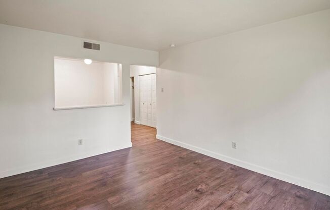 1 bed, 1 bath, 700 sqft, $1,000, Unit 11302-03