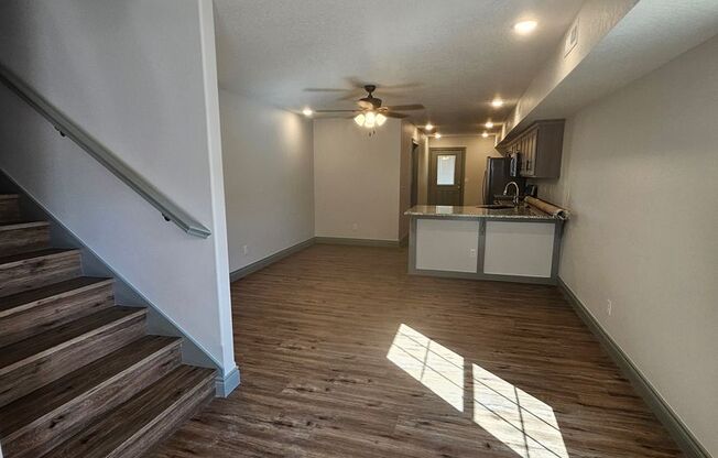 3 beds, 2.5 baths, $1,495, Unit 1219 E 12th St