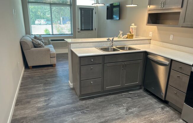 Studio, 1 bath, 502 sqft, $1,200, Unit 16