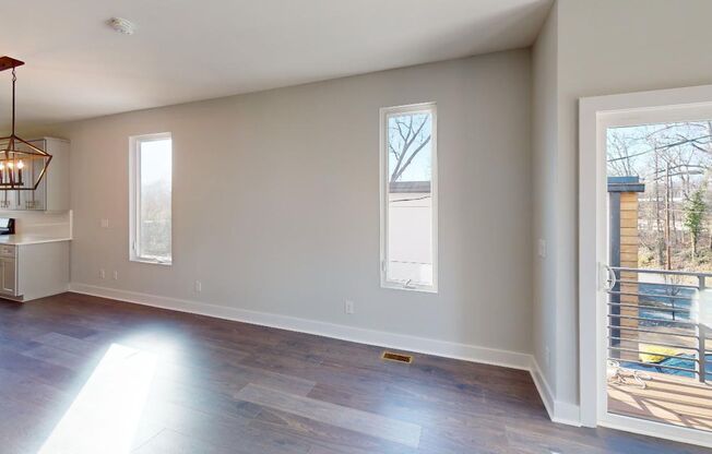 3 story townhome in Seversville!