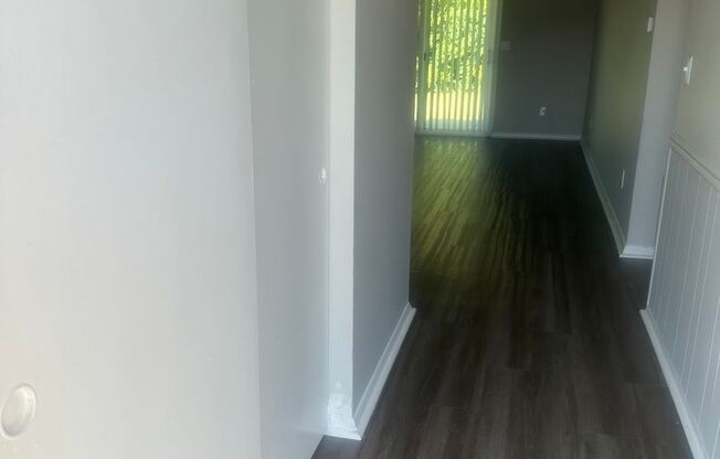 2 beds, 1 bath, 855 sqft, $999, Unit 1301