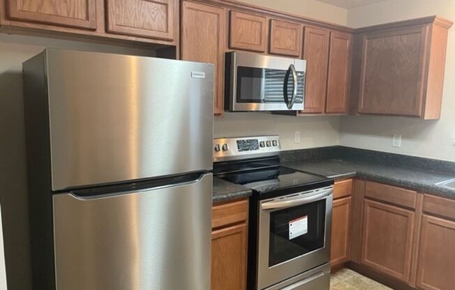 Newly upgraded 2br townhome