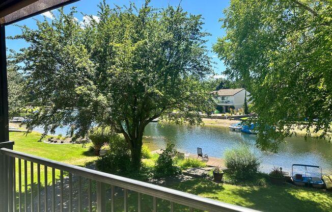 Woodlake Village Apts