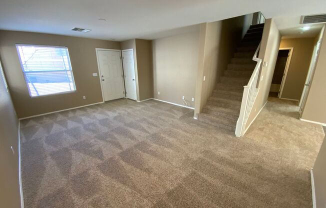 GORGEOUS HOME IN NICE COMMUNITY
