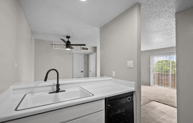 1 bed, 1 bath, 538 sqft, $1,195, Unit 13