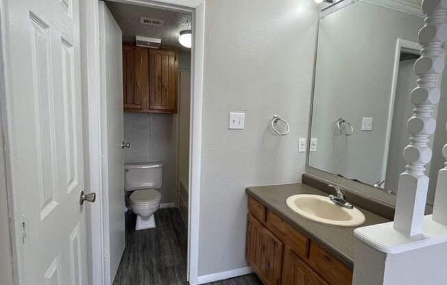 2 beds, 2 baths, 943 sqft, $860, Unit 1510