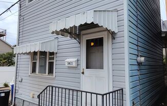 *Newly Updated 2BD/1BA Single-Family Home Available for Rent in Lawrenceville / Bloomfield Area*