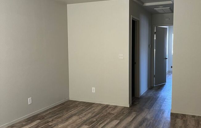 Two Bedroom Townhouse Style Apartment with Garage - Northwest Santa Rosa