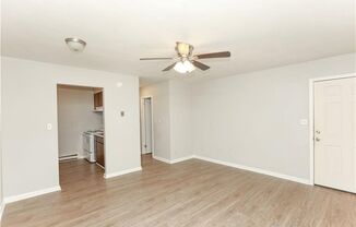 1 bed, 1 bath, 698 sqft, $1,150, Unit D4