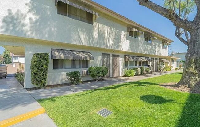 5593 Pioneer Blvd - Unit 18, Whittier: Spacious 2 Bed 1.5 Bath Townhome!