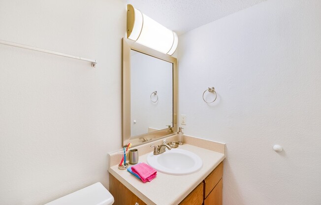 2 beds, 1 bath, 825 sqft, $1,295, Unit 208