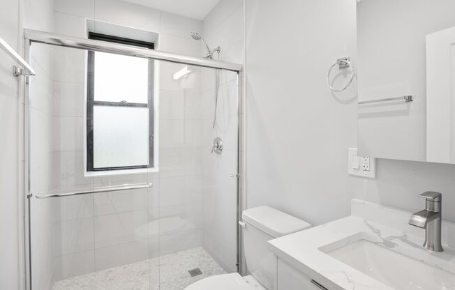 3 beds, 1 bath, 524 sqft, $2,300, Unit 1558.5-2T