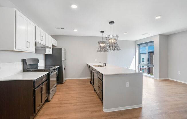 2 beds, 1 bath, 848 sqft, $1,675, Unit 1410