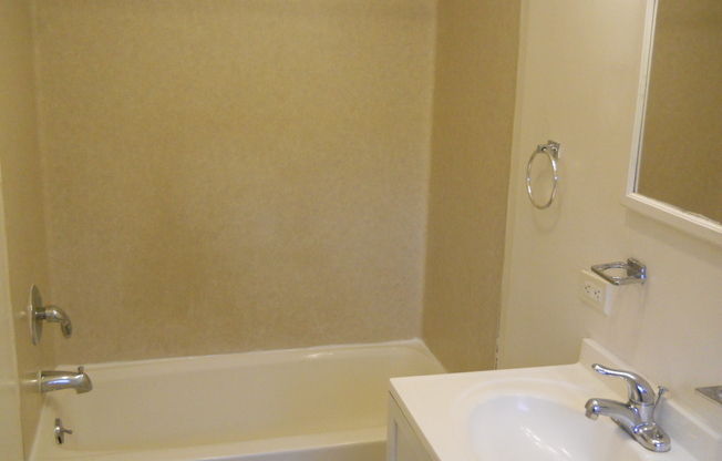 1 bed, 1 bath, 500 sqft, $1,550, Unit 01