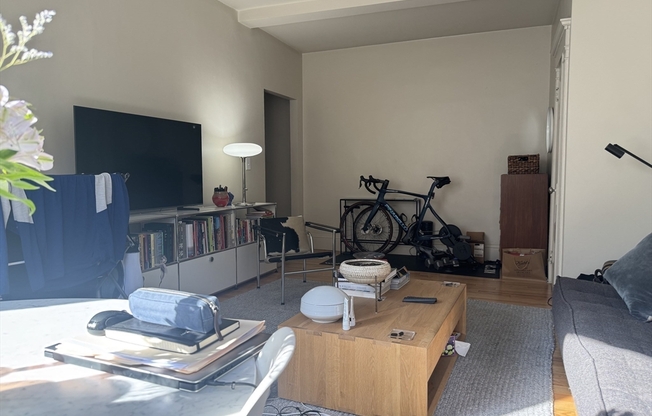 1 bed, 1 bath, 675 sqft, $3,600, Unit 207