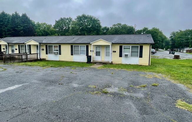 Must see Newly renovated 1 bedroom 1 bath apartment . Located in Dallas .
