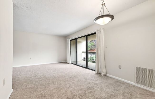 2 beds, 1.5 baths, $1,100, Unit Unit C-305