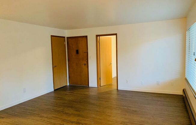 2 beds, 1 bath, 1,000 sqft, $2,150, Unit 524-02