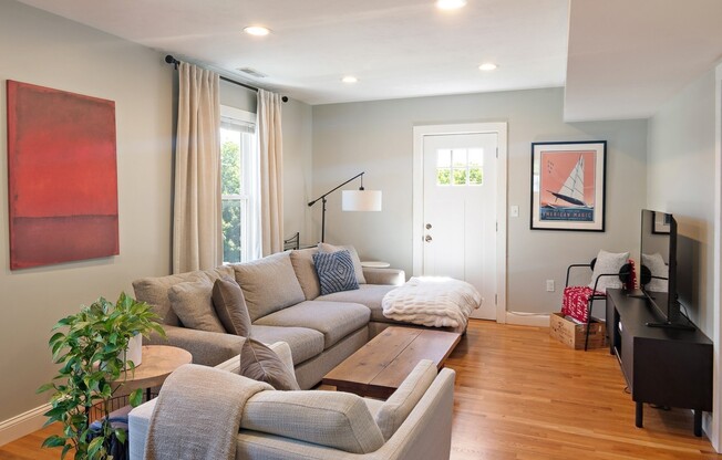32 OAKLAND ST