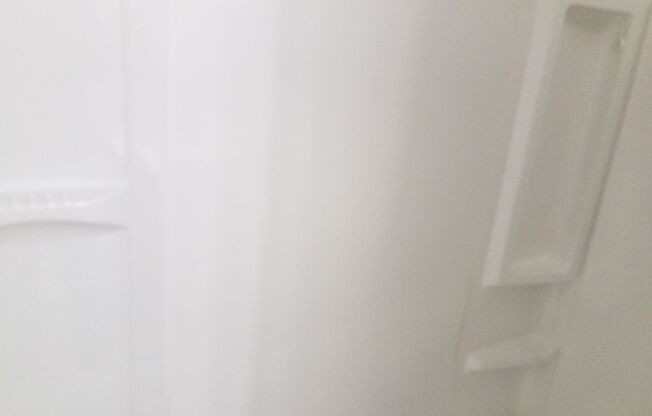 Studio, 1 bath, 800 sqft, $725, Unit 4D