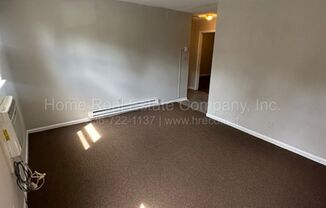 2 beds, 1 bath, $895, Unit A