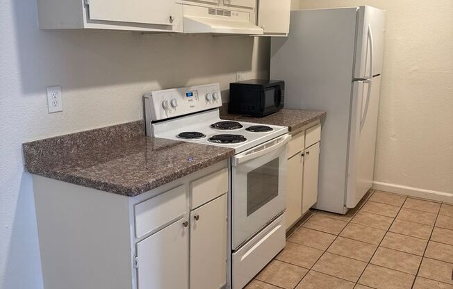 8821-8823 Kelley Dr